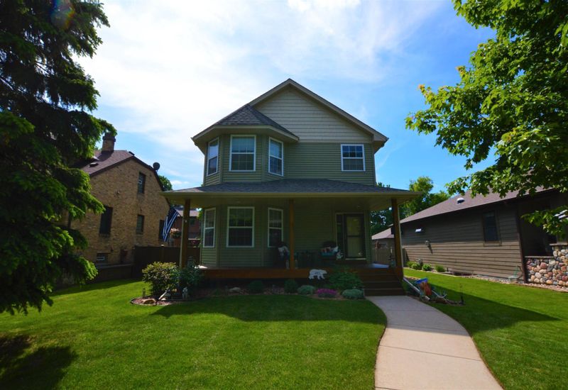 4911 Morehead Ave, White Bear Lake, MN 55110