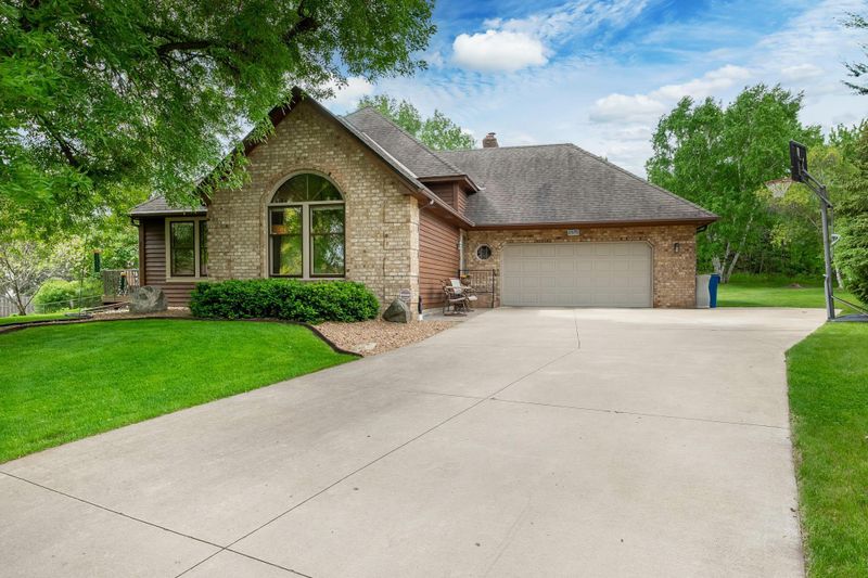 4975 Oakview Ln N, Plymouth, MN 55442