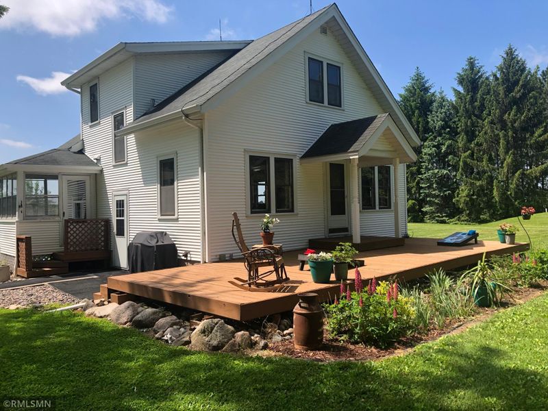 15333 280th St, Lindstrom, MN 55045