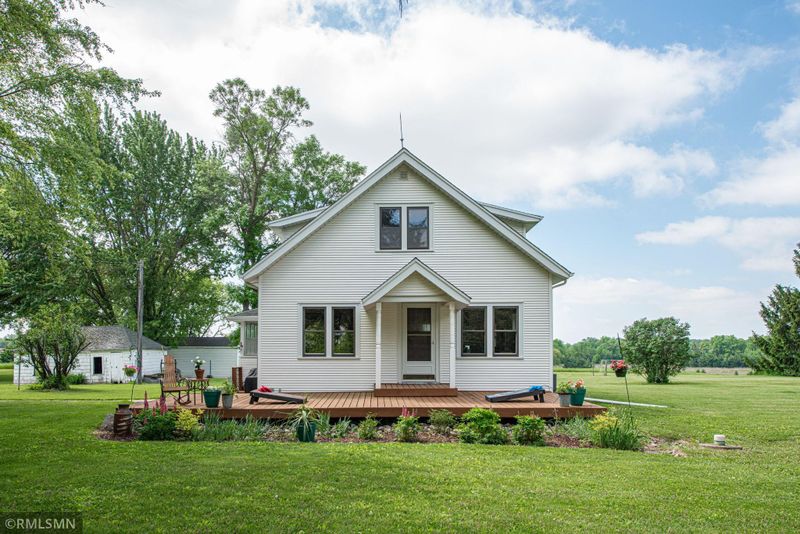 15333 280th St, Lindstrom, MN 55045