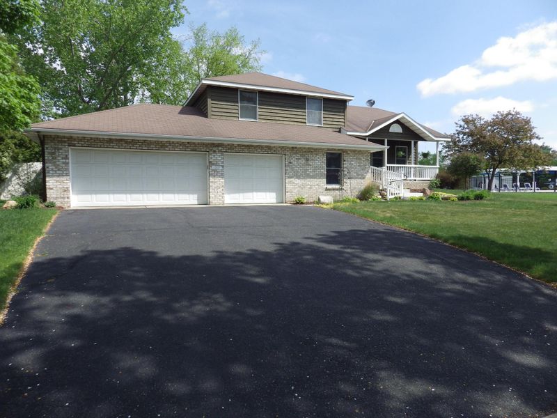 1207 Mill Creek Cir, Saint Cloud, MN 56303
