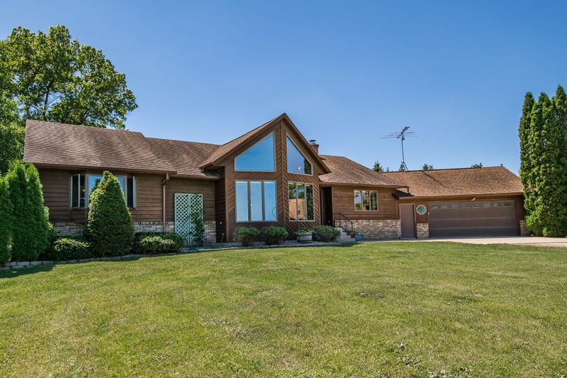 46521 170th Ave, Zumbrota, MN 55992