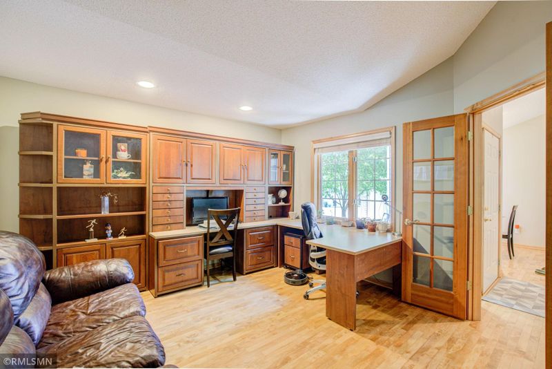 7722 W 112th St, Bloomington, MN 55438