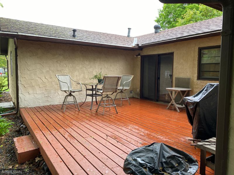 6617 W Broadway Ave, Brooklyn Park, MN 55428