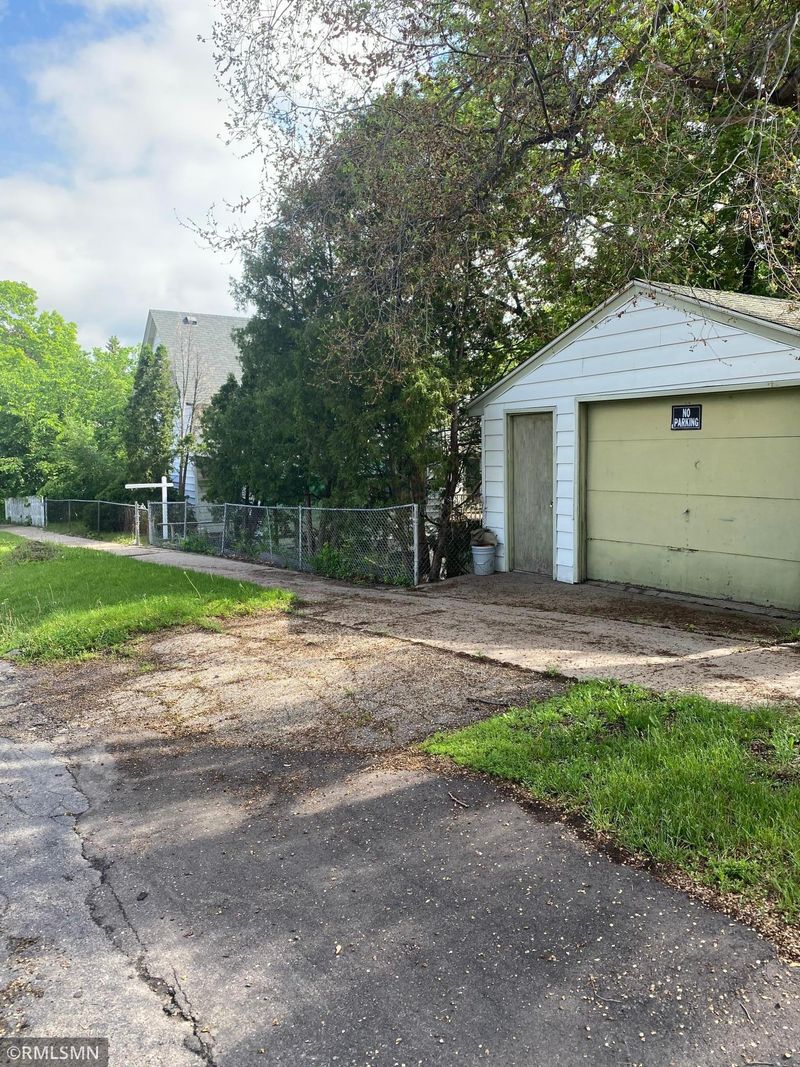 740 Hall Ave, Saint Paul, MN 55107