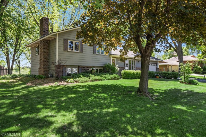14202 Drexel Ct, Apple Valley, MN 55124