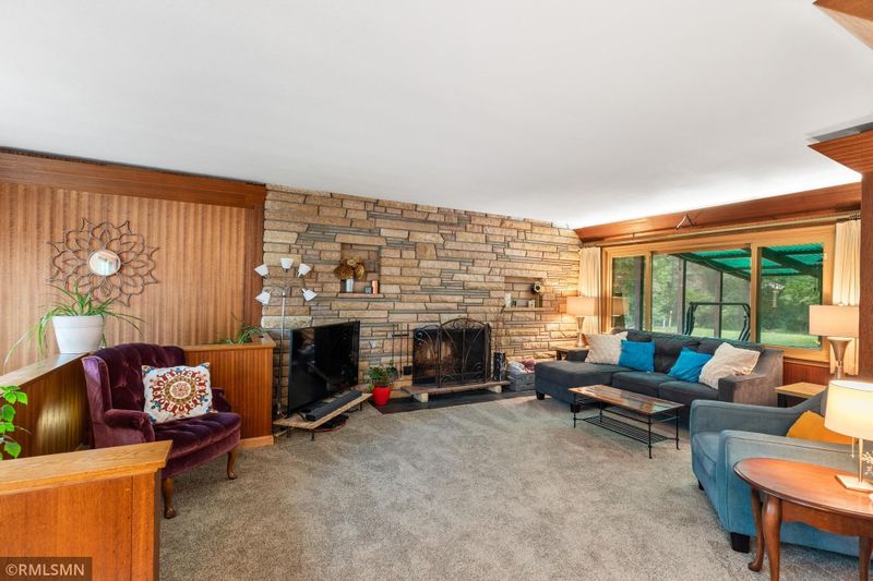 1355 Deerwood Dr, Eagan, MN 55123