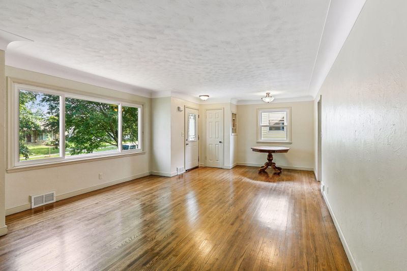 1728 Clear Ave, Saint Paul, MN 55106