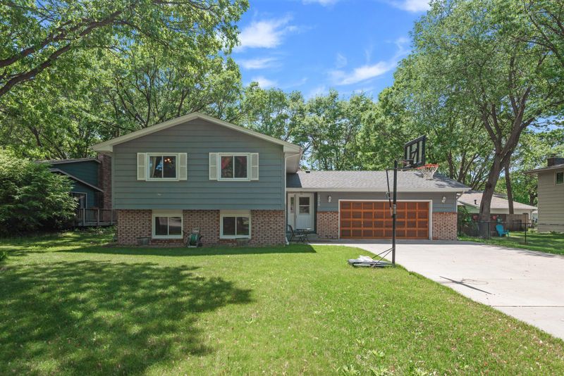 12018 Goldenrod St NW, Coon Rapids, MN 55448