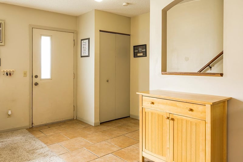 10 E 13th St, Waconia, MN 55387