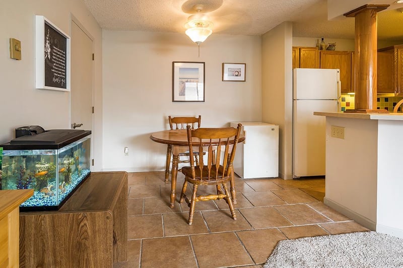 10 E 13th St, Waconia, MN 55387