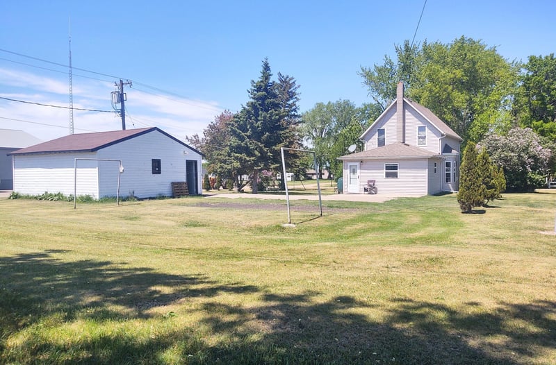 106 5th, Donnelly, MN 56235