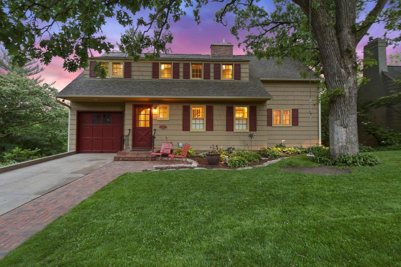 2121 W 52nd St, Minneapolis, MN 55419
