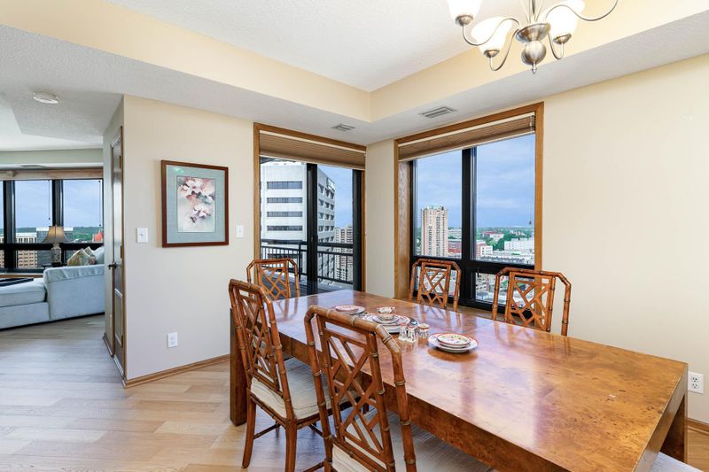 168 6th St E #2806, Saint Paul, MN 55101