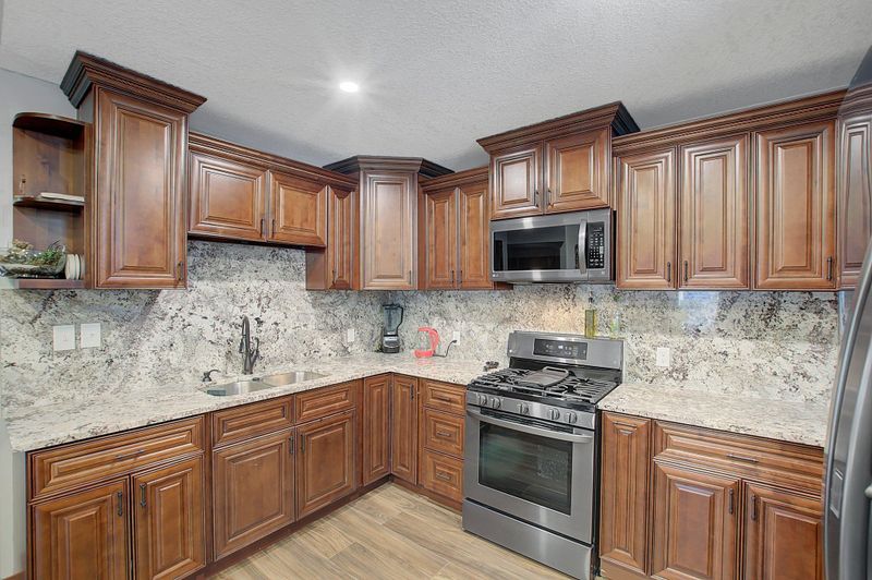3329 Columbus Ave, Minneapolis, MN 55407