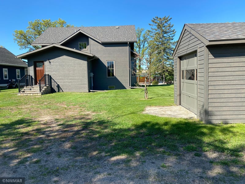 304 Main St S, Karlstad, MN 56732