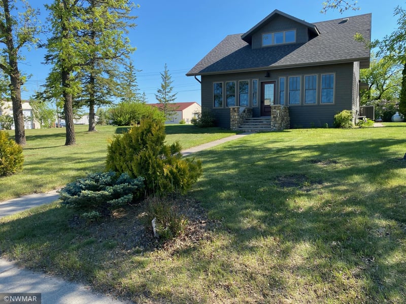 304 Main St S, Karlstad, MN 56732