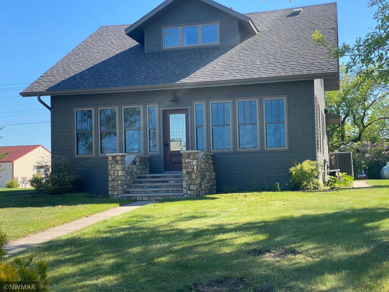 304 Main St S, Karlstad, MN 56732