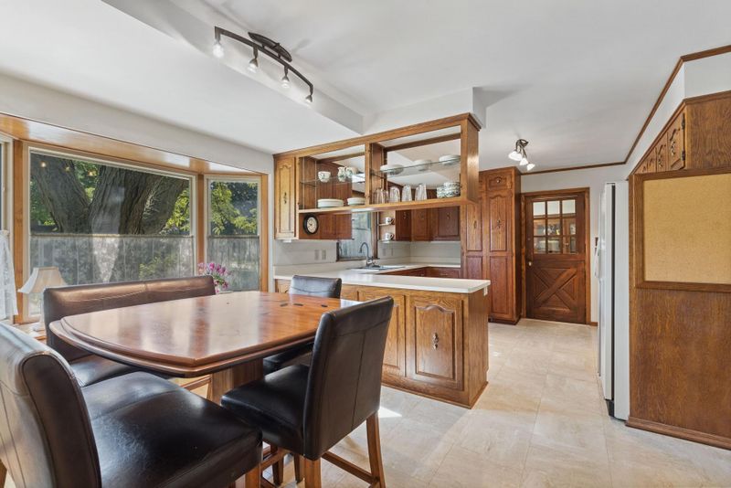 7120 W Shore Dr, Edina, MN 55435