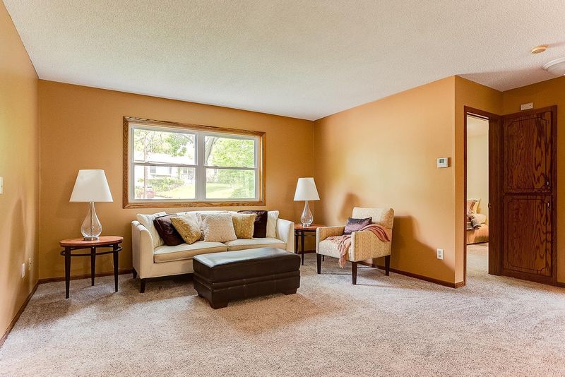 6072 Woody Ln NE, Fridley, MN 55432