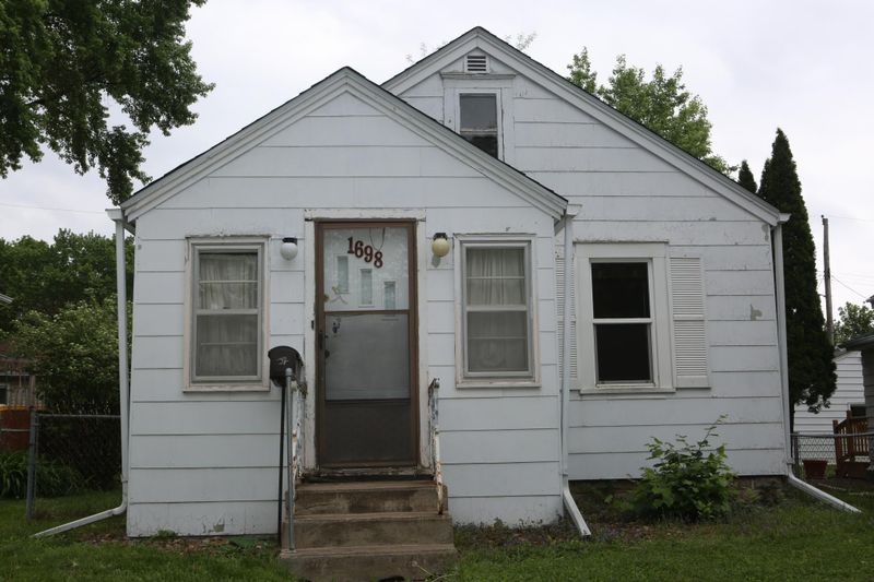 1698 Ivy Ave E, Saint Paul, MN 55106
