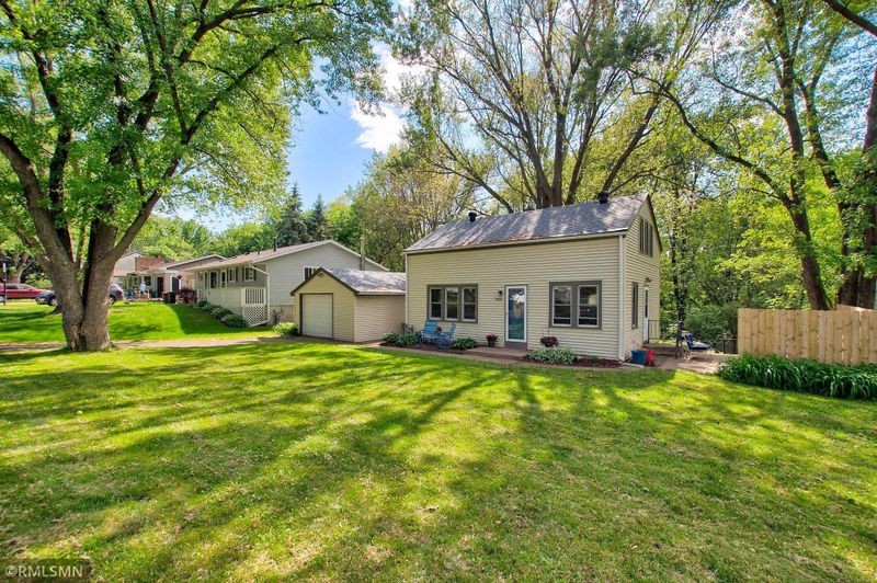 1855 Myrtle St, Maplewood, MN 55109
