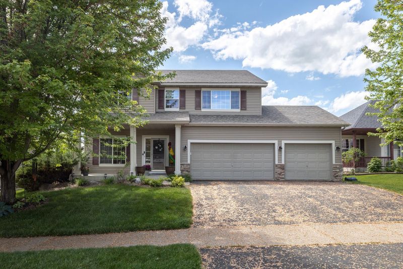 1106 Drew Dr, Woodbury, MN 55129