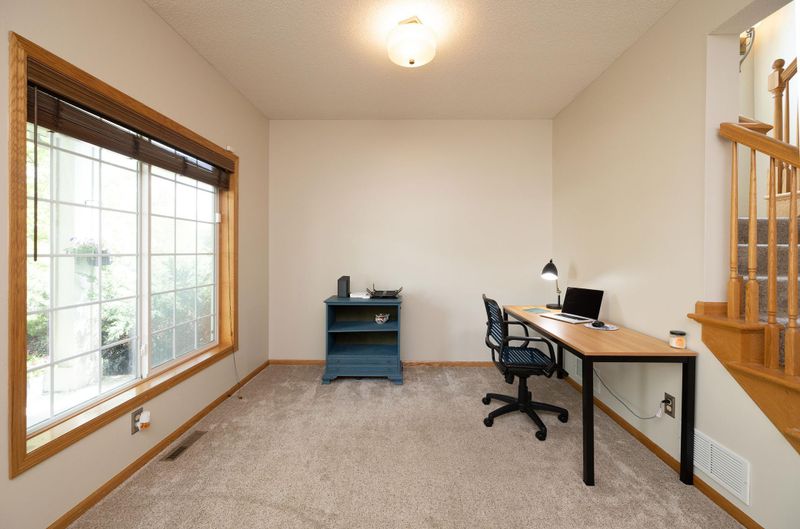 1106 Drew Dr, Woodbury, MN 55129