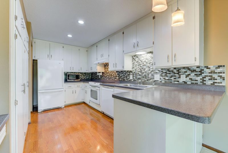 14682 Embry Pa, Apple Valley, MN 55124