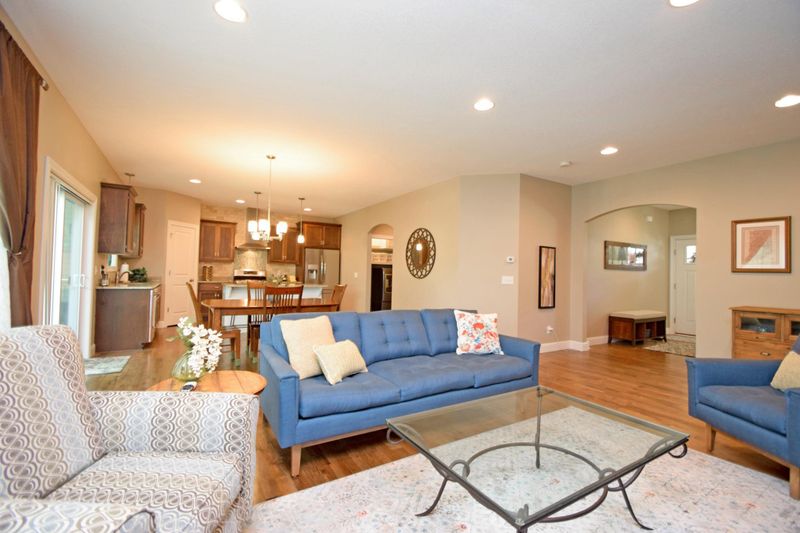 404 Rhode Island Ave N, Golden Valley, MN 55427