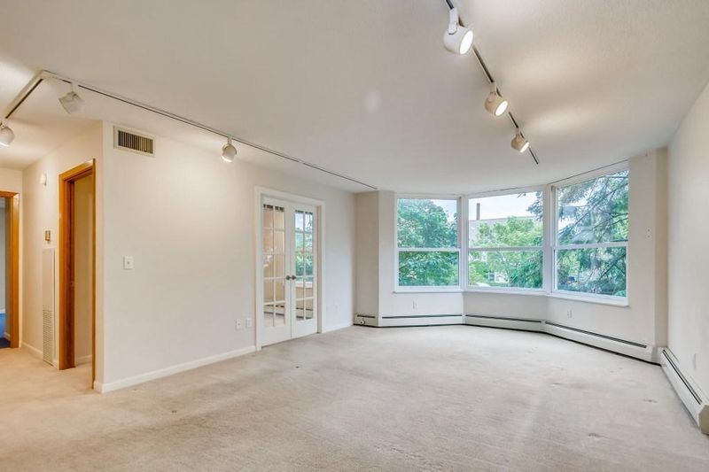 1425 W 28th St #118, Minneapolis, MN 55408