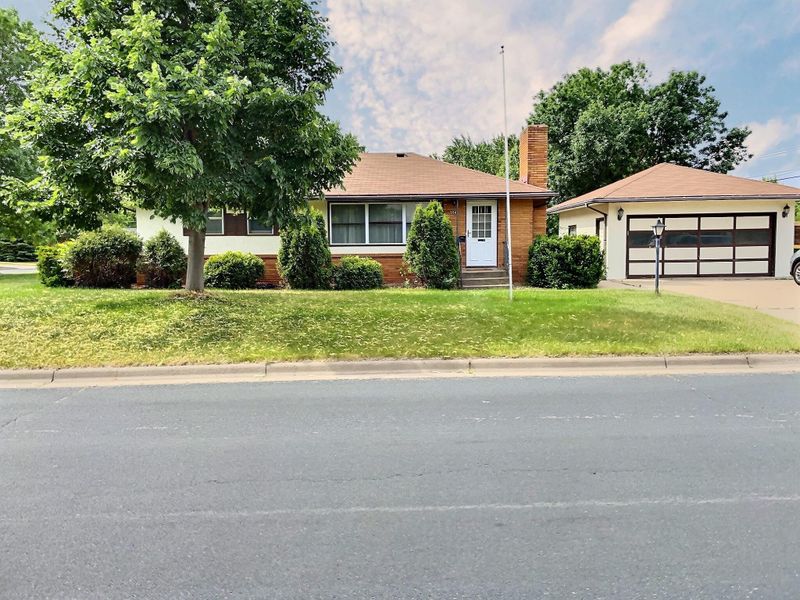 5949 Abbott Ave N, Brooklyn Center, MN 55429