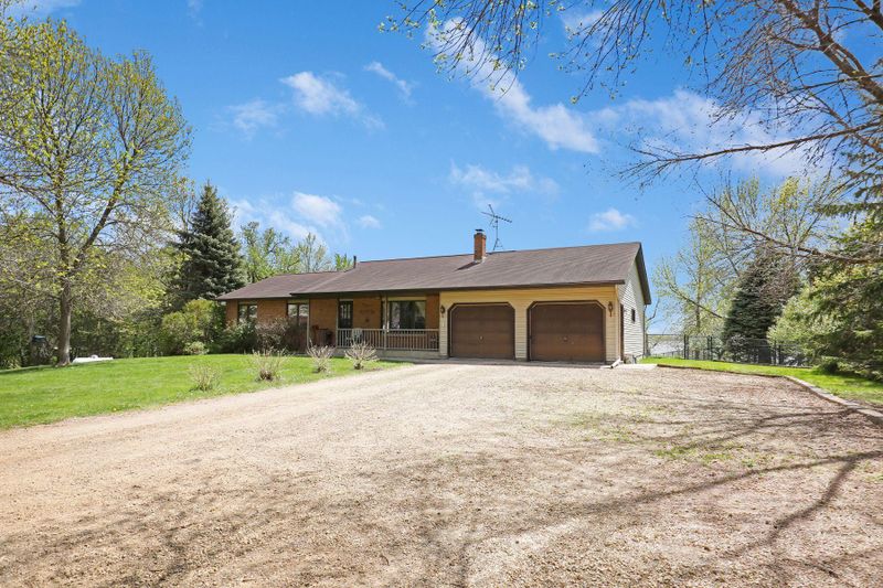 34863 211th Ave, Le Center, MN 56057