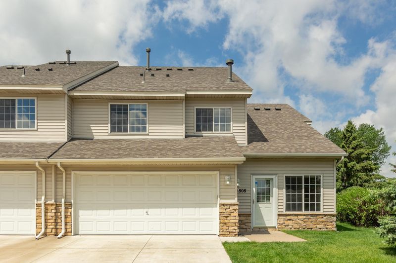 808 Ferdinand Dr, Shakopee, MN 55379