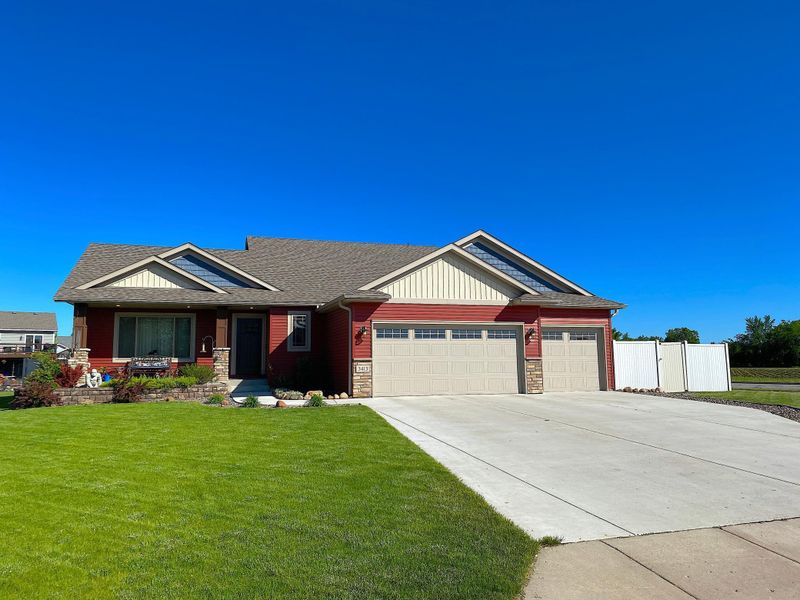 3413 Southbridge Ave N, Sartell, MN 56377