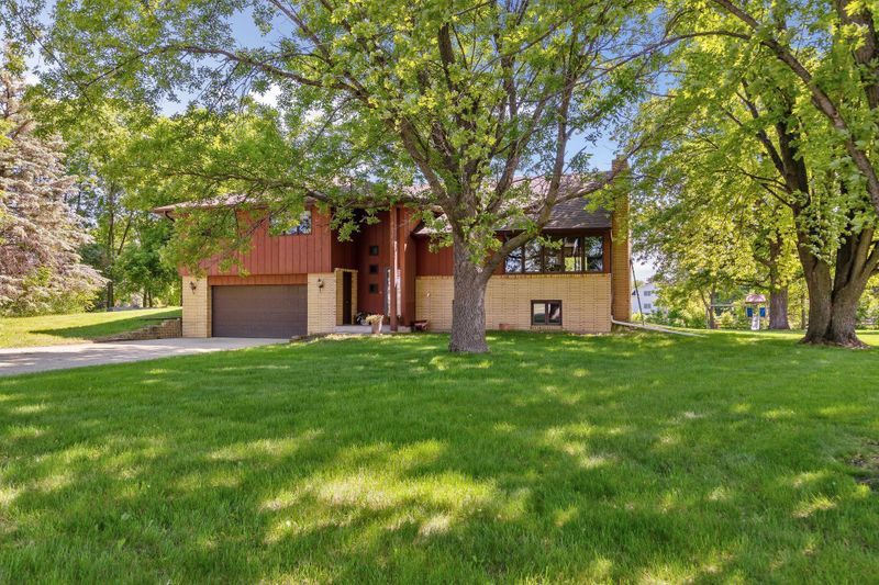 10724 Cameo Cir, Glencoe, MN 55336