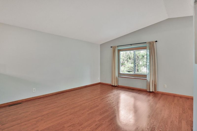 4546 Galtier St, Shoreview, MN 55126