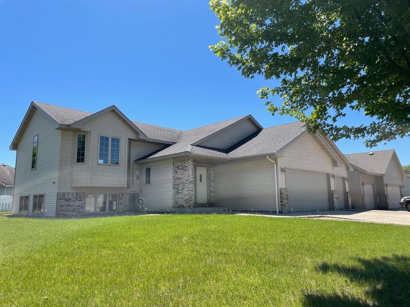 1425 14th St SE, Owatonna, MN 55060
