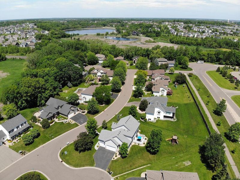 5010 Harbor Ln N, Plymouth, MN 55446