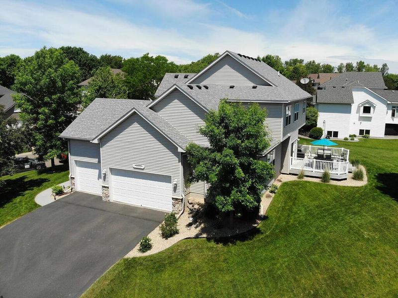 5010 Harbor Ln N, Plymouth, MN 55446