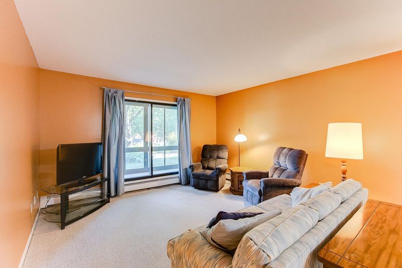 2680 Oxford St N #116, Roseville, MN 55113