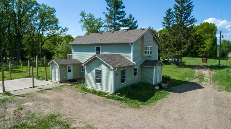 544 17th St, Hillsdale, WI 54733