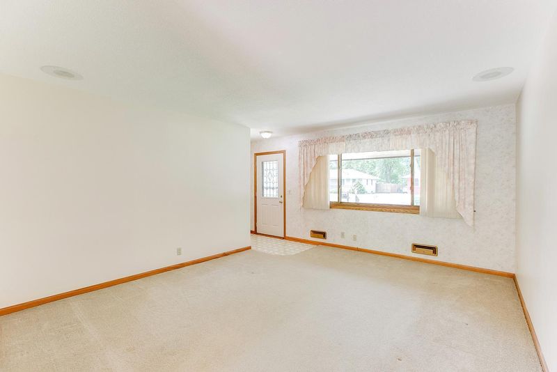 11215 7th St NE, Blaine, MN 55434