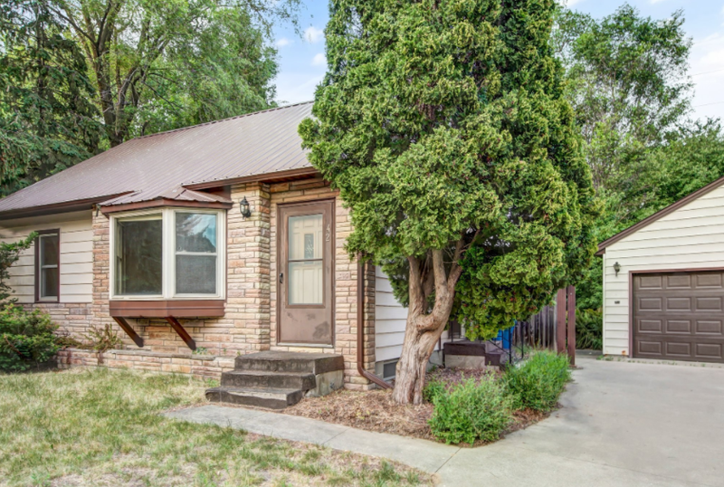 42 Center Rd, Circle Pines, MN 55014