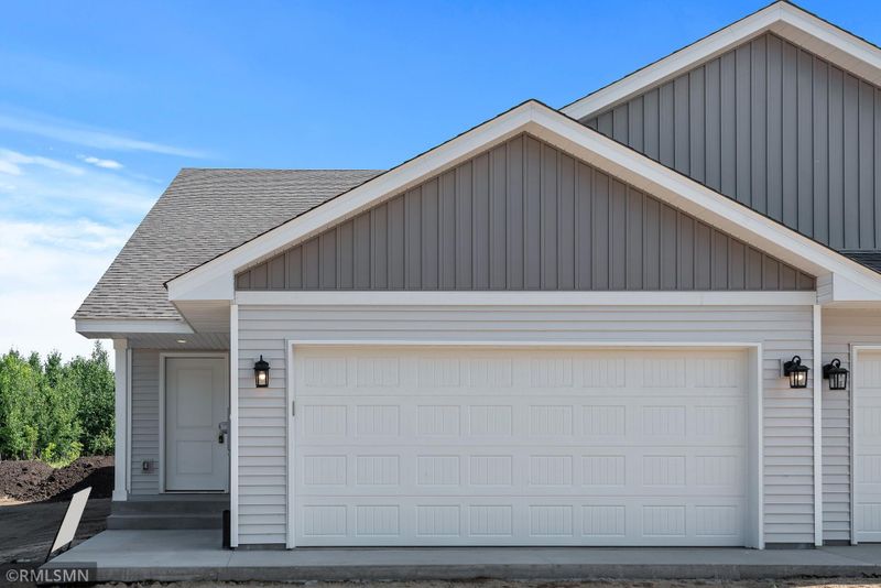 245 21st Ave SW, Cambridge, MN 55008