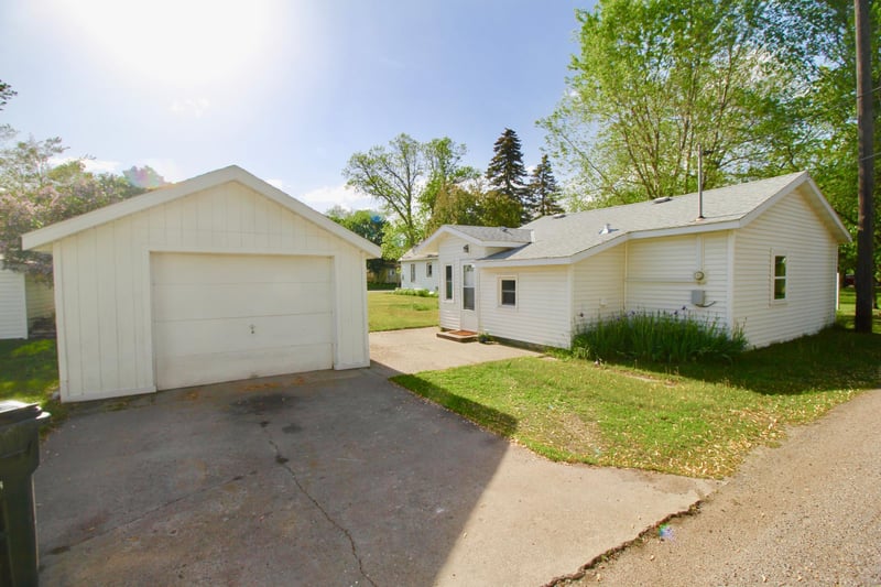 110 8th Ave N, Waite Park, MN 56387