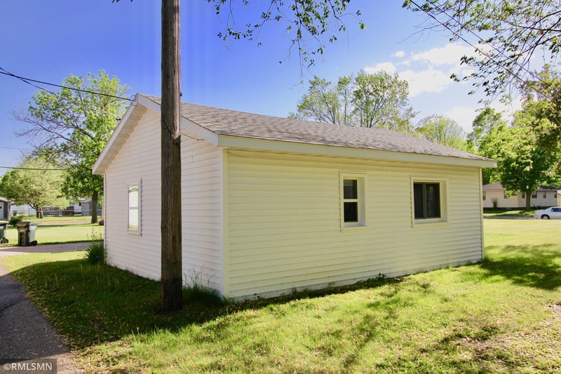 110 8th Ave N, Waite Park, MN 56387