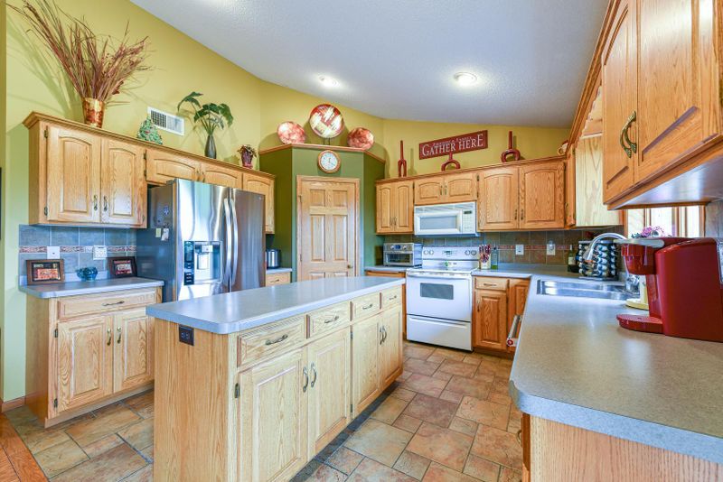 295 86th St NW, Rice, MN 56367