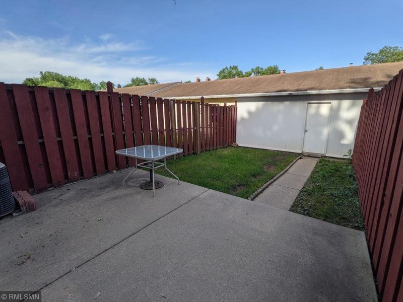 2000 Arkwright St, Maplewood, MN 55117