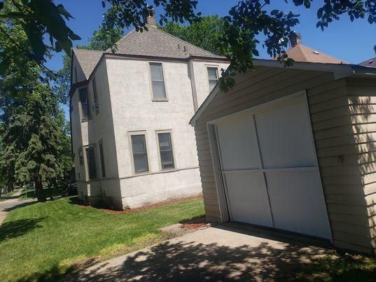 654 24th Ave NE, Minneapolis, MN 55418